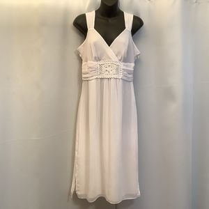 Bandolino Dress Women’s Size 6 Crepe Chiffon Lined Resort White